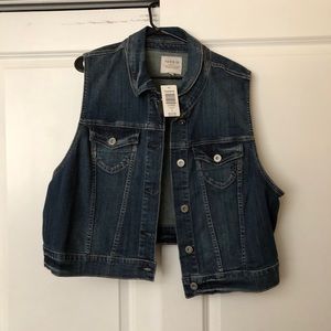 Torrid dark denim vest size 3